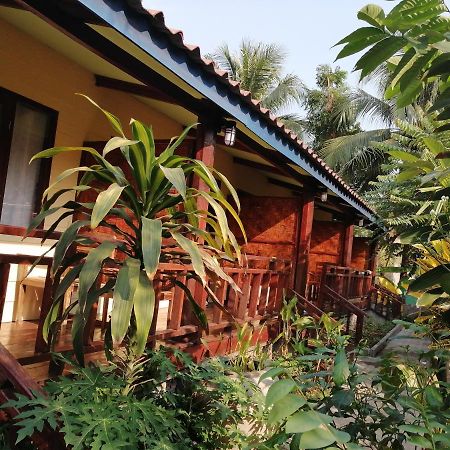 Sayyaphone Guesthouse Thakho Bagian luar foto